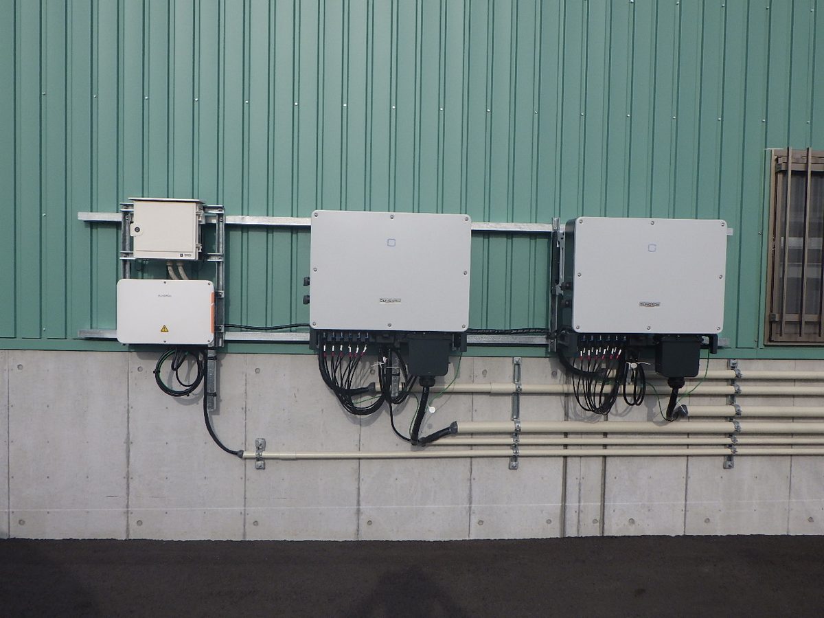 電気設備機器の写真